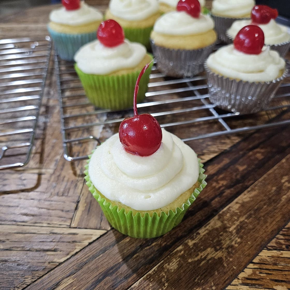 Pineapple Cream Cupcakes
