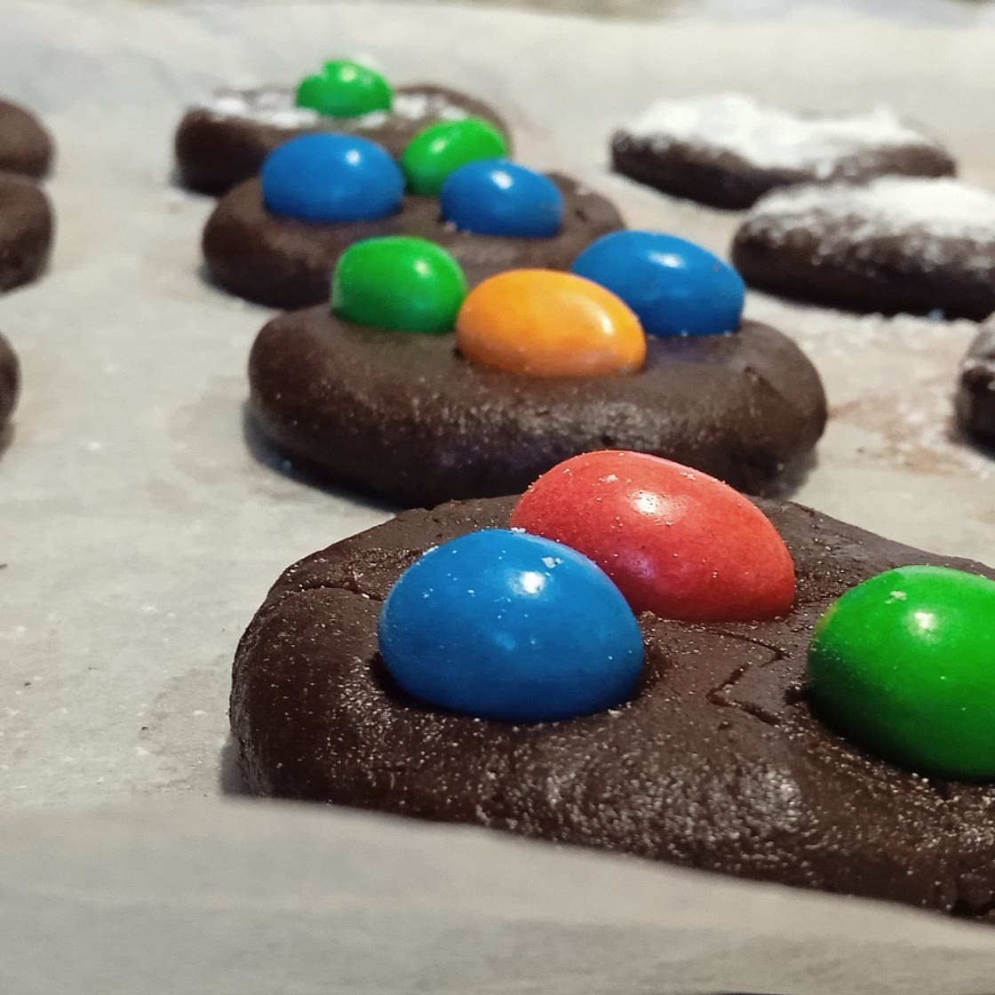 Chocolate cookies with ememdems candies
