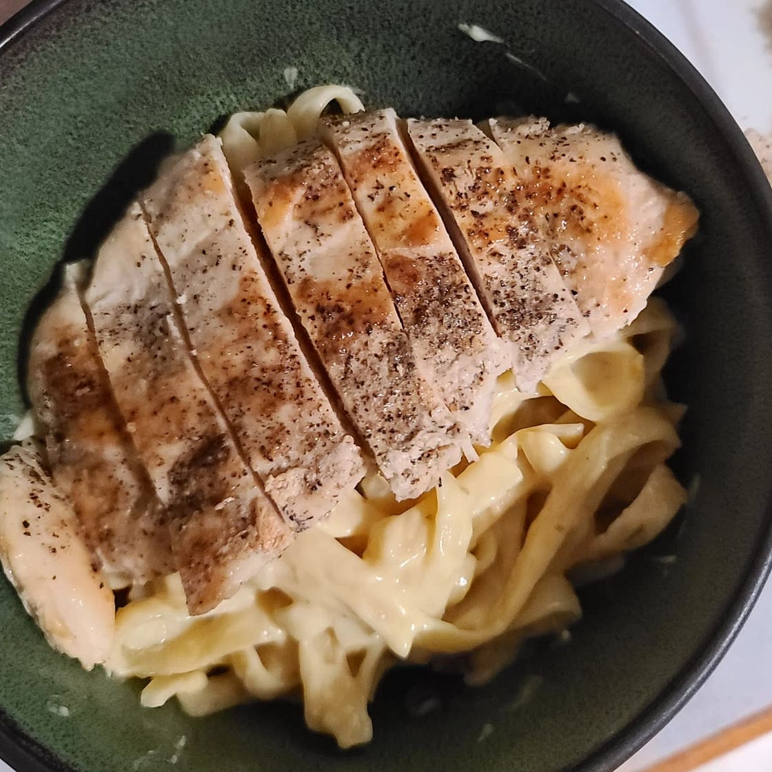 One Pot Chicken Alfredo Pasta