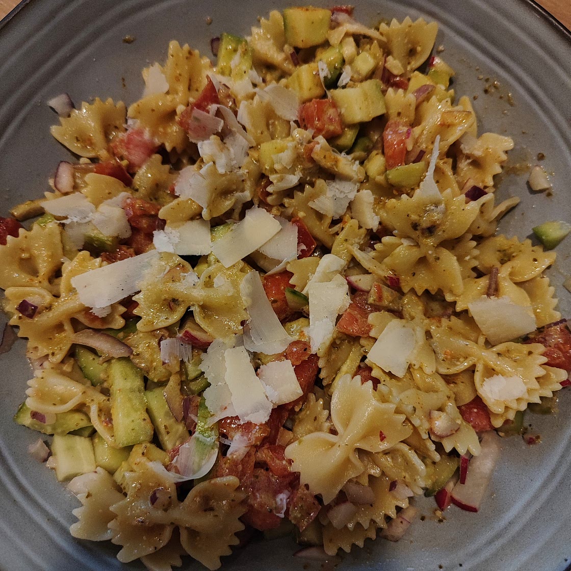 Pesto-Pasta Salad