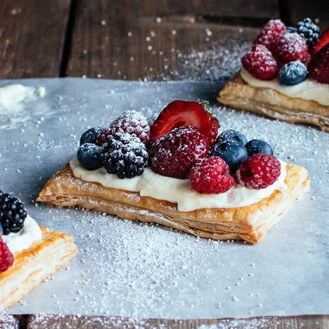 Lemon tart with fruit 