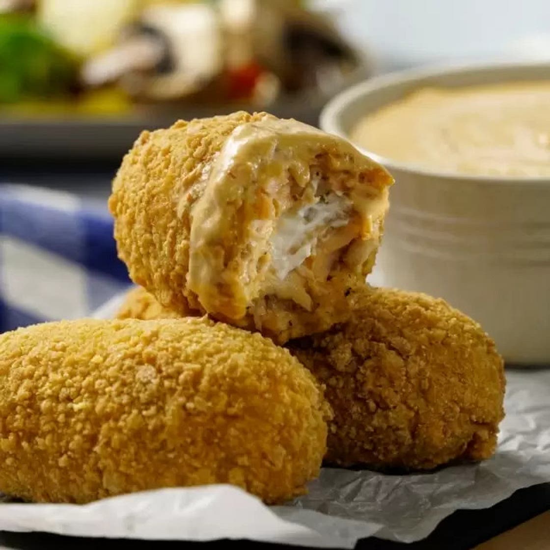 Croquetas de Salmón con Aderezo de 3 Chiles