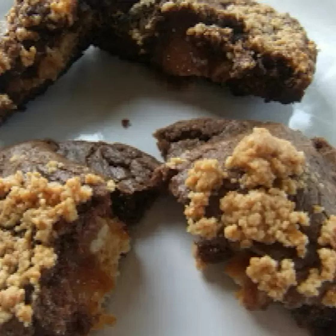 Galletas de Chocolate con Corazón de Caramelo