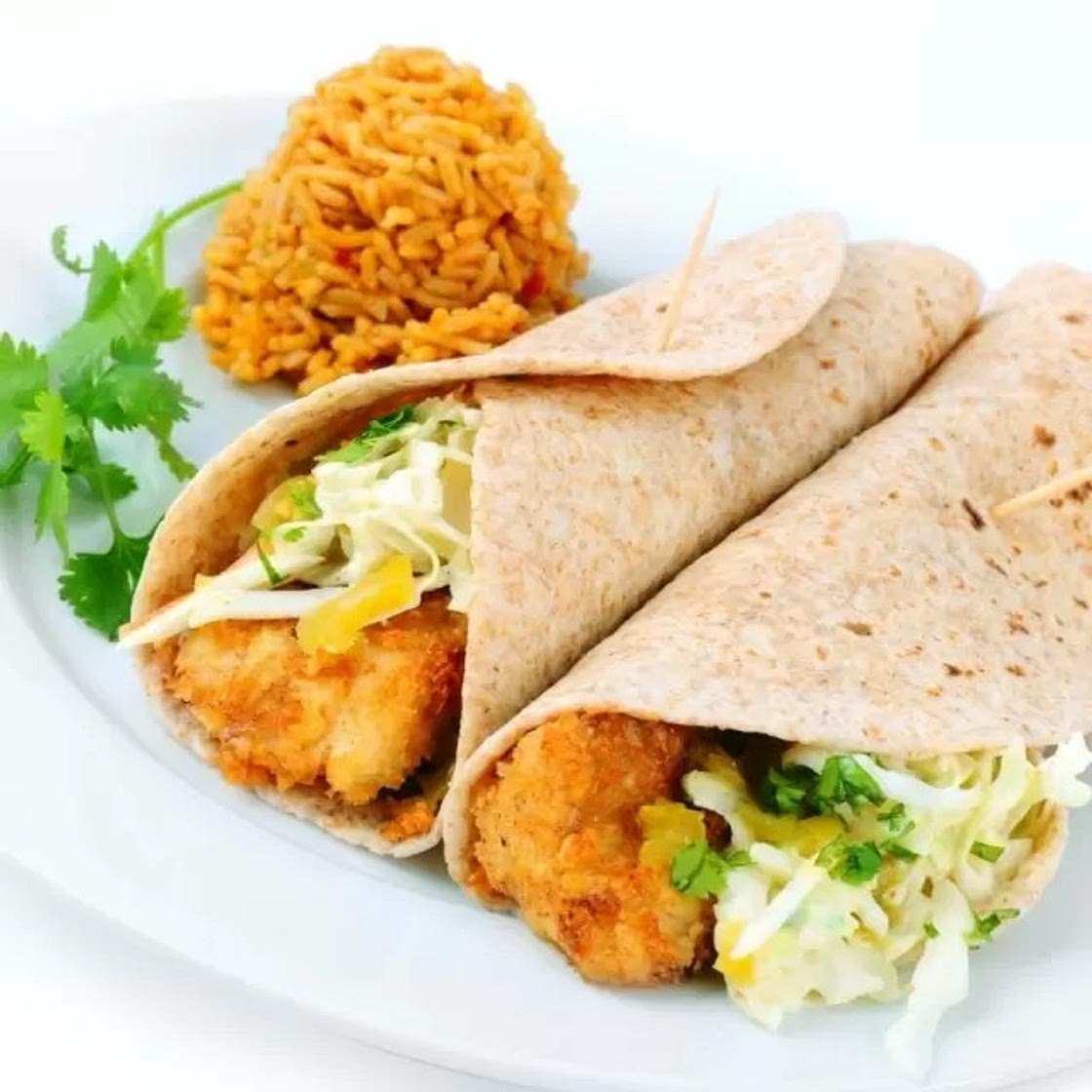 Tacos de Pechuga Empanizada con Queso Oaxaca y Salsa verde