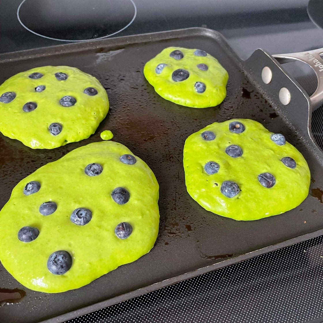 Green spinach pancakes