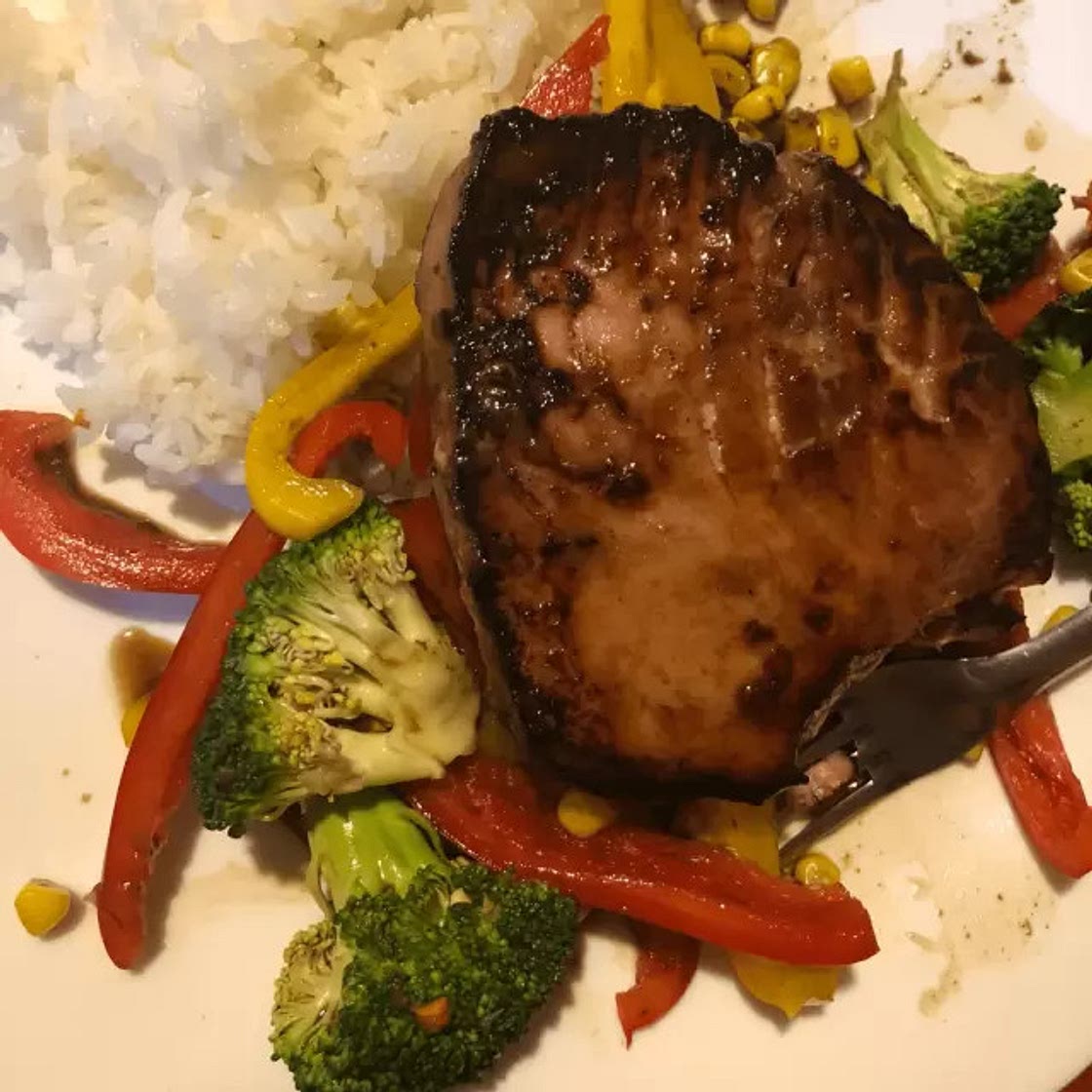 Atún Teriyaki con Vegetales al Ajonjolí