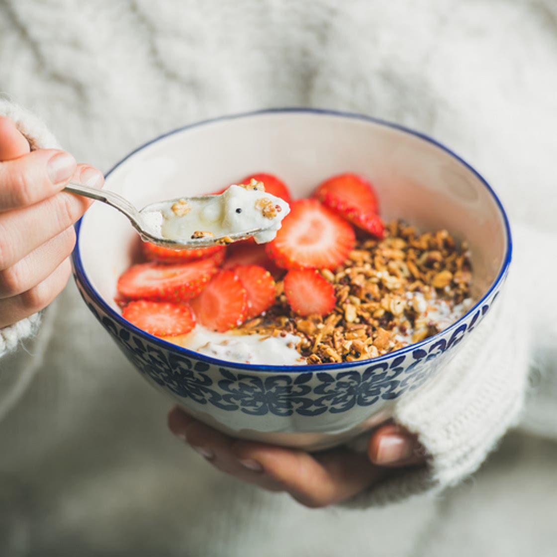 Avena con fresas y granola
