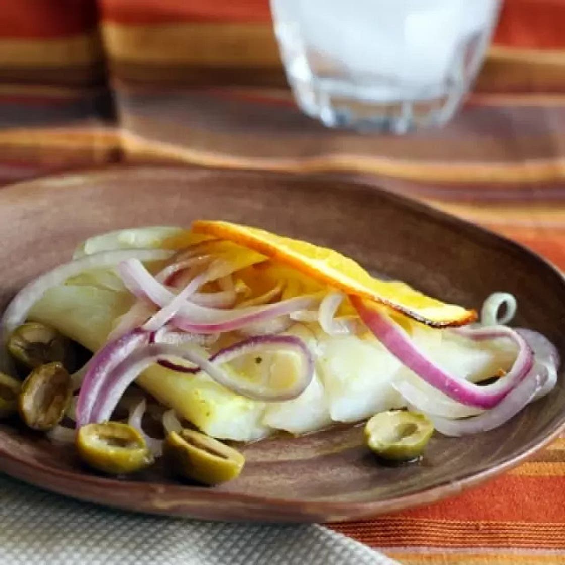 Bacalao al Horno con Naranjas y Aceitunas