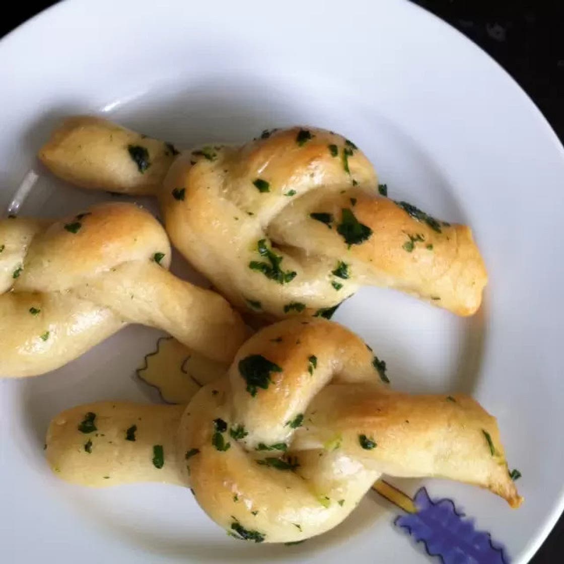 Nudos de Pan con Ajo