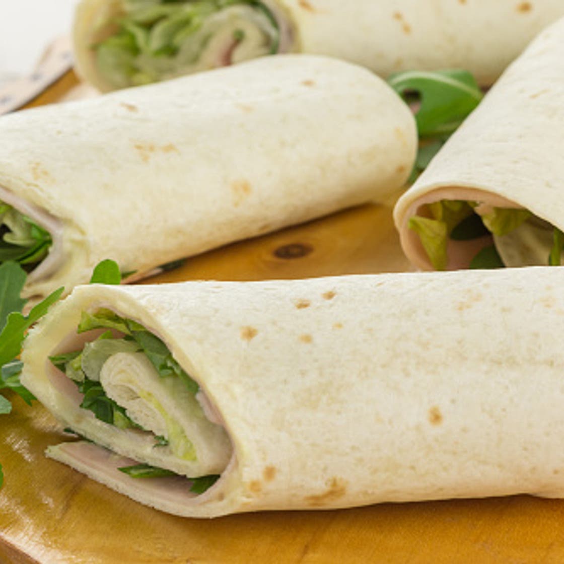 Wrap de huevo, pavo y arúgula