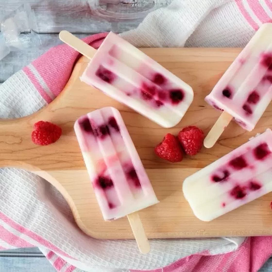 Paletas de Coco y Fruta