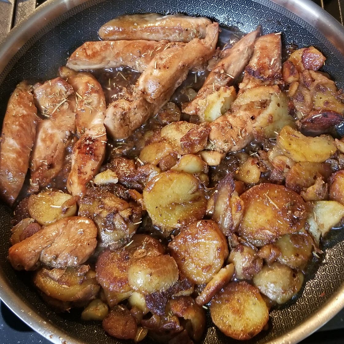 Garlic Butter Chicken and Potatoes Skillet