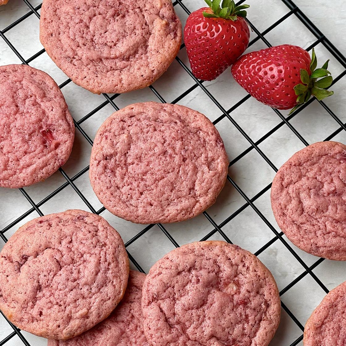 Vegan Strawberry Cookies