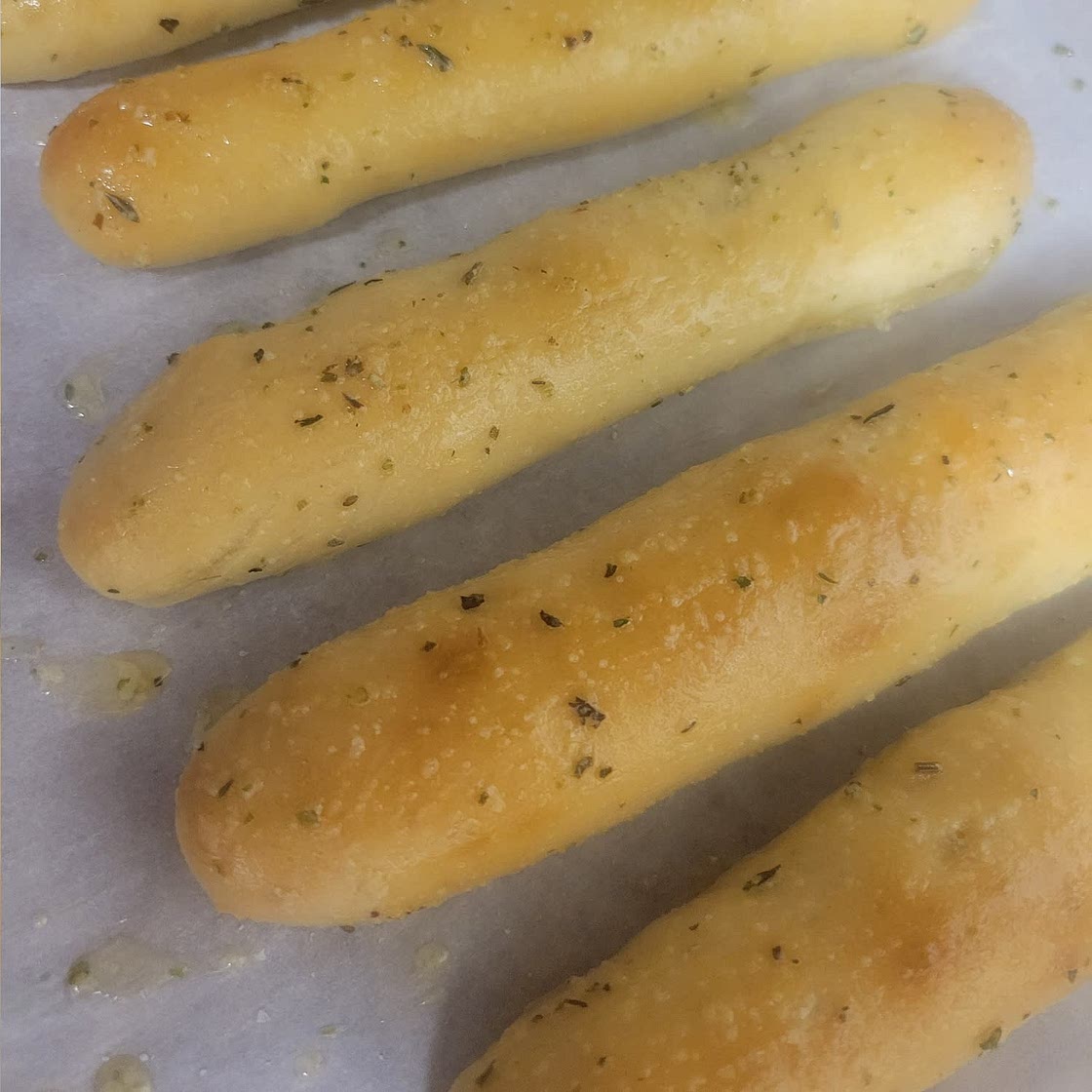 Copycat Olive Garden Breadsticks
