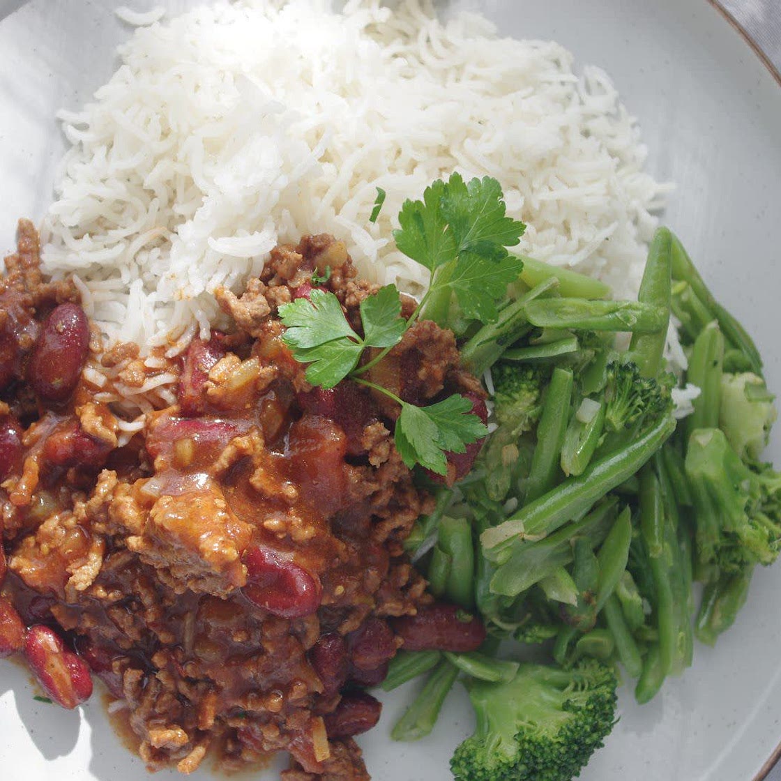 Kidney beans and beef chilli con carne.