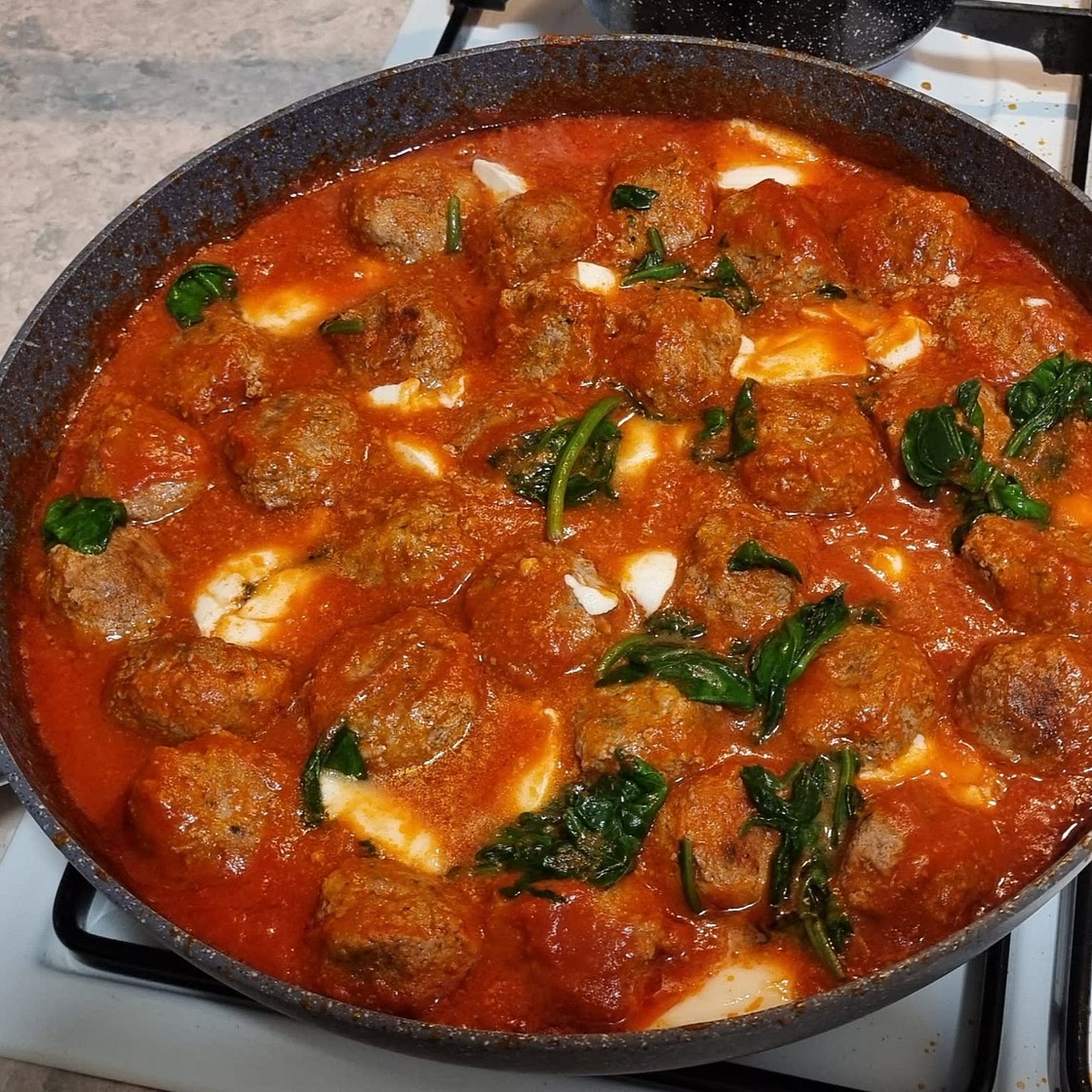 Italian keto meatballs with mozzarella cheese
