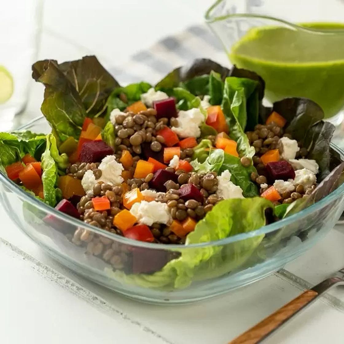 Ensalada de Lentejas con Betabel y Queso de Cabra