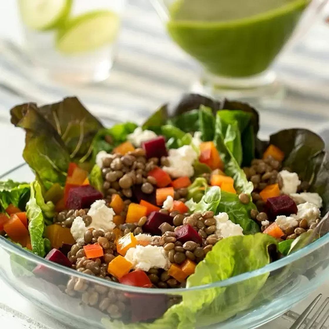 Ensalada de Lentejas con Betabel y Queso de Cabra