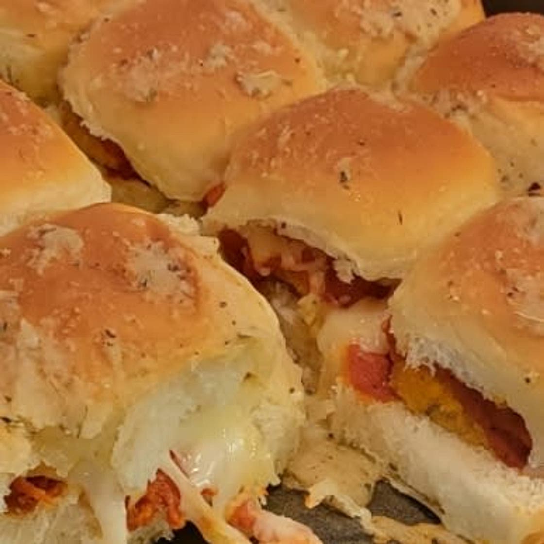 Easy Chicken Parmesan Sliders (Made with Hawaiian Rolls)