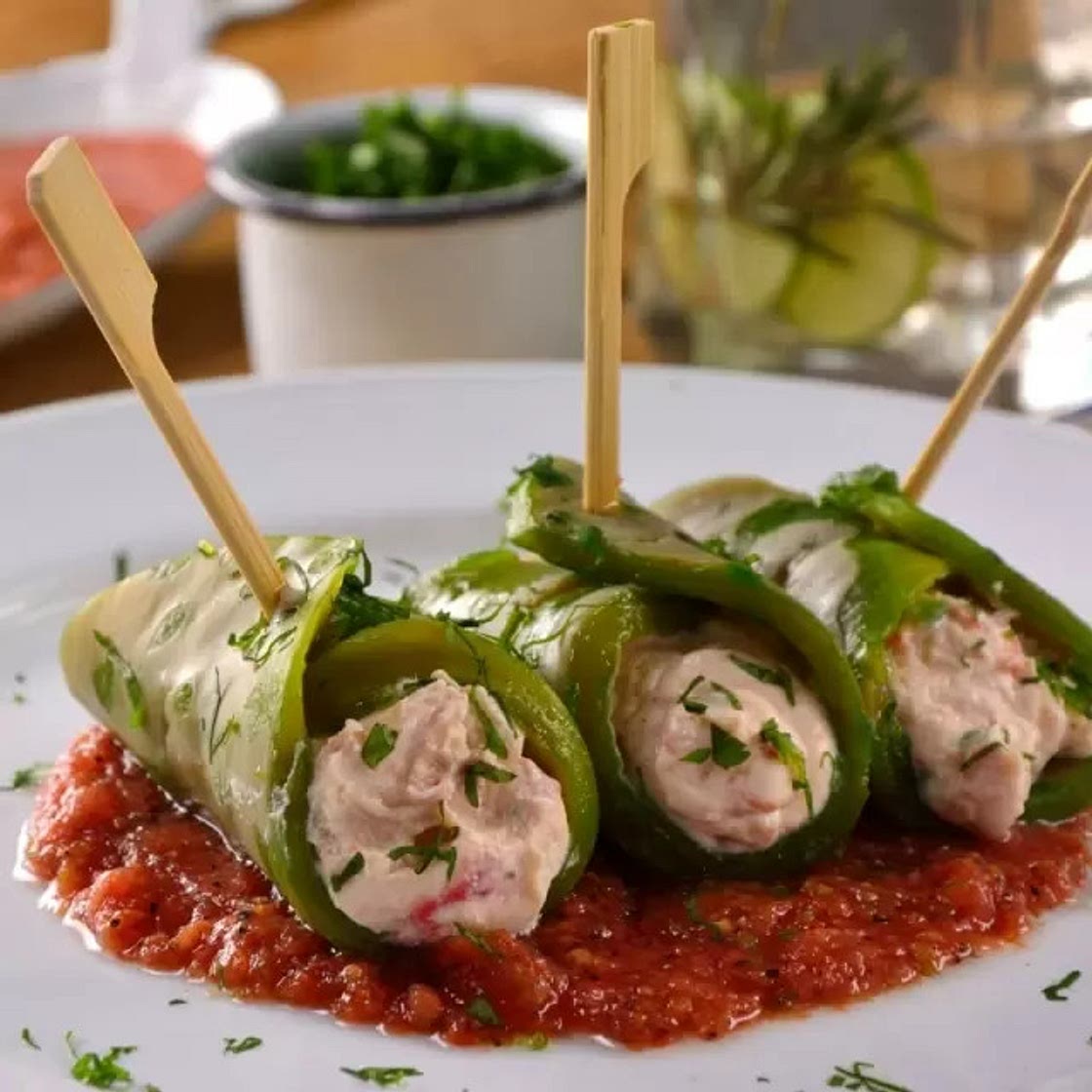 Taquitos de Nopal Rellenos de Requesón