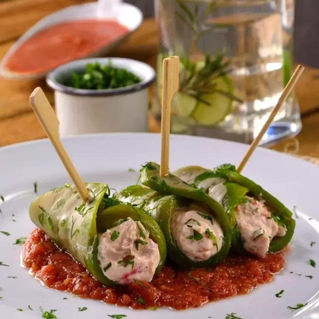 Taquitos de Nopal Rellenos de Requesón