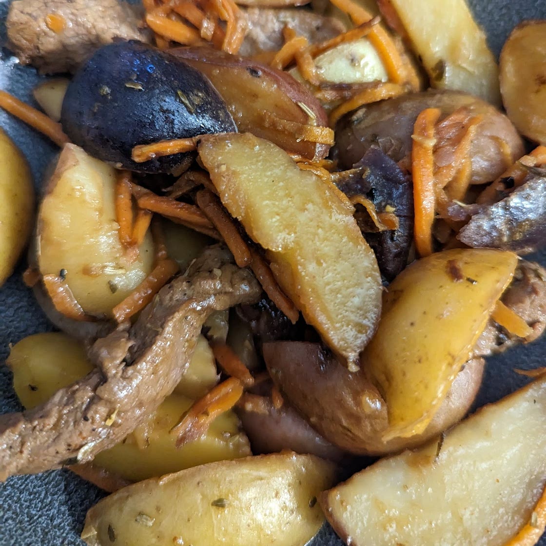 Garlic Butter Steak and Potatoes Skillet