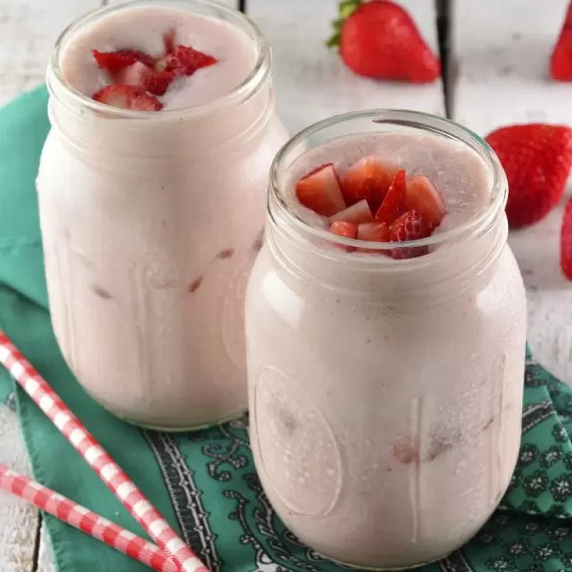 Agua de Fresa con Crema