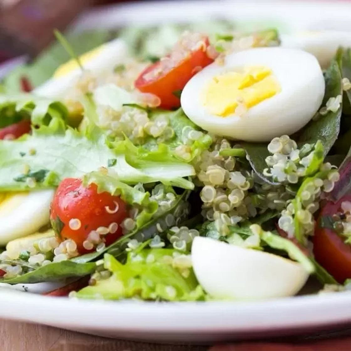 Ensalada de Quinoa con Huevo Duro