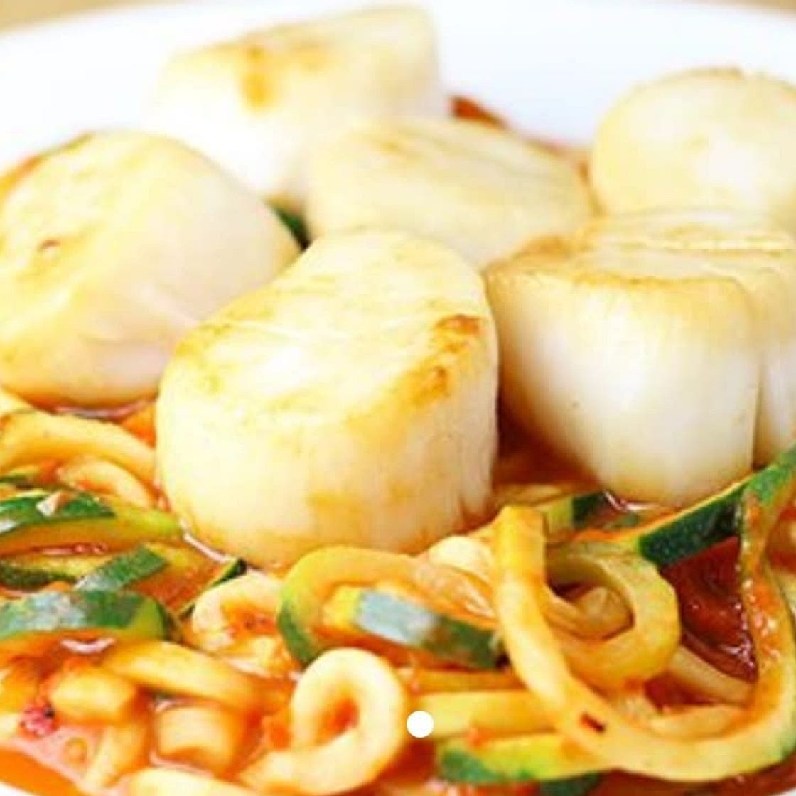 Pan-Seared Scallops and Zucchini