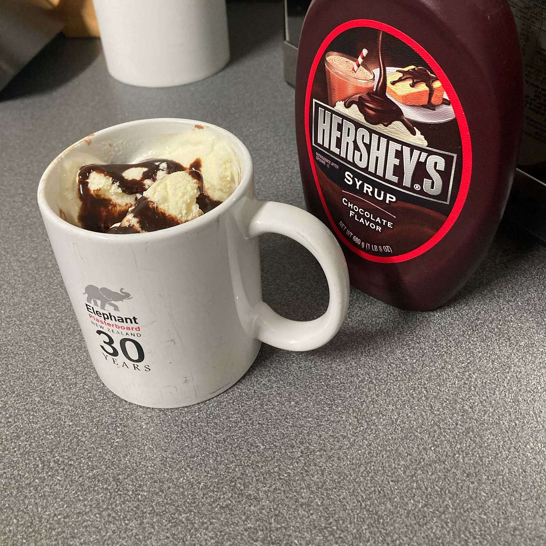 4-Ingredient Quick Nutella Mug Cake