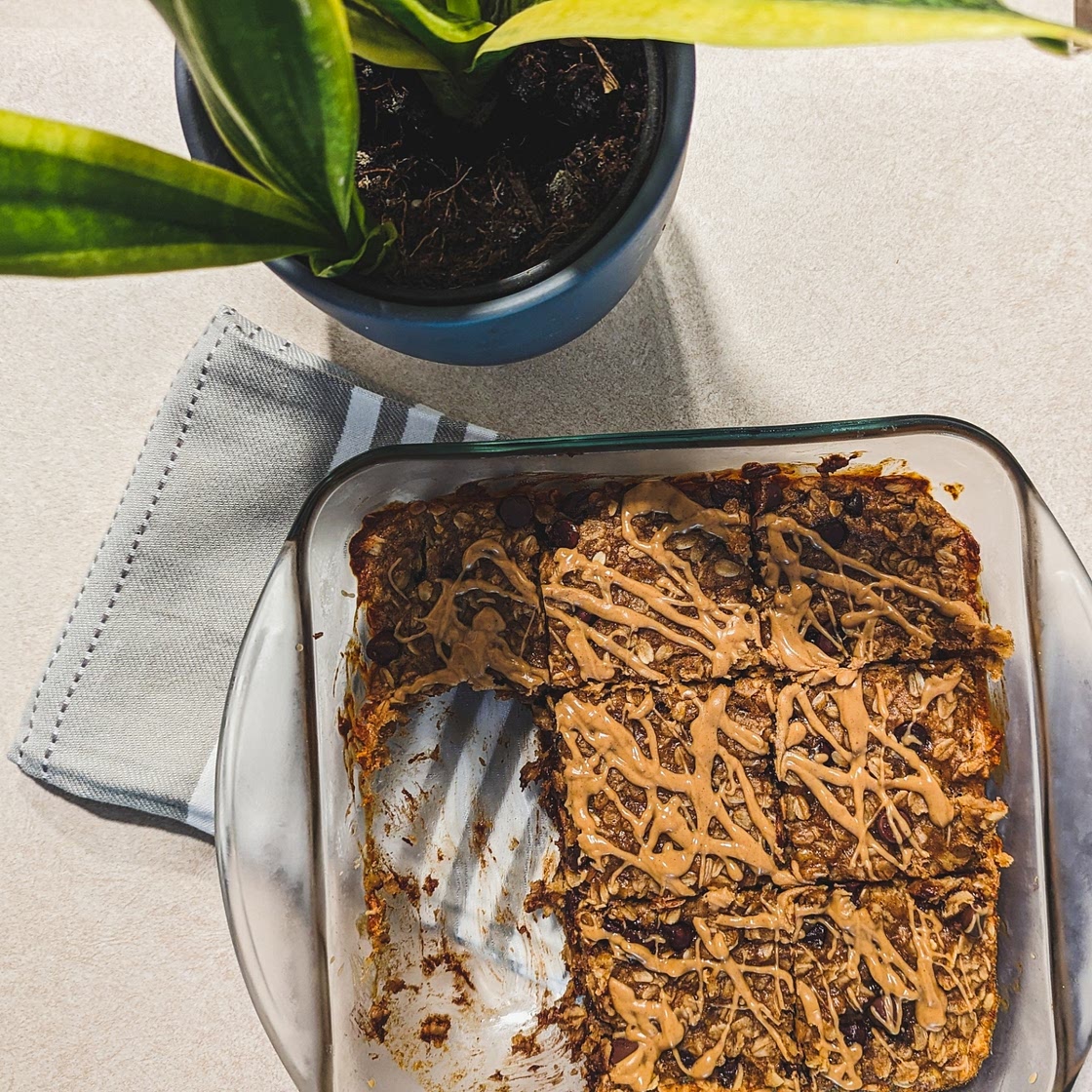 Peanut Butter Banana Chocolate Chip Oatmeal Bars