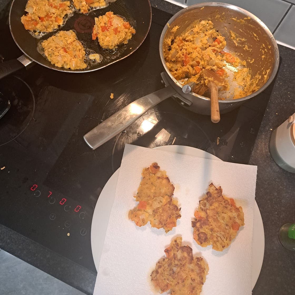 Salmon Cakes Recipe (Salmon Patties)