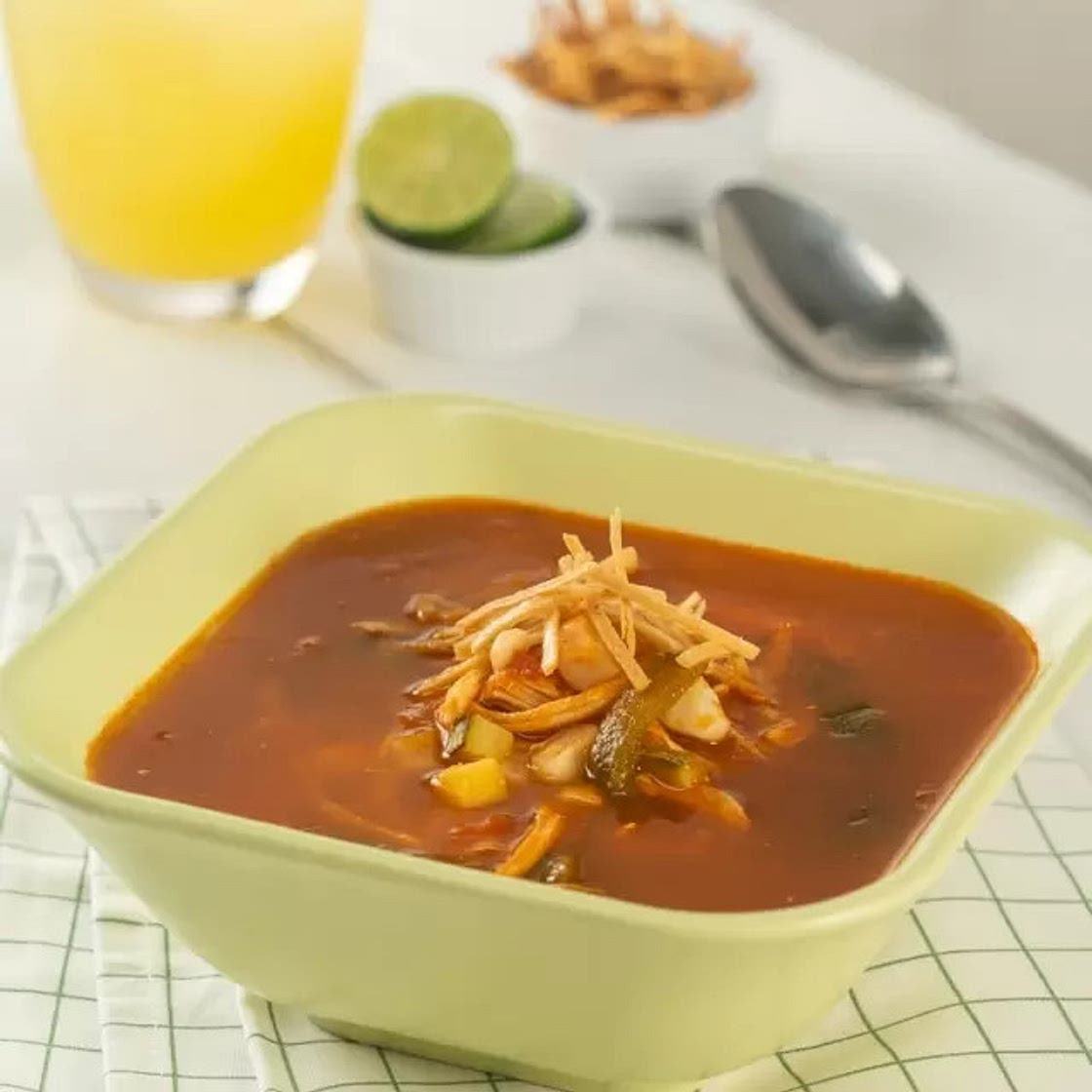 Sopa de Calabacitas a la Mexicana con Pollo