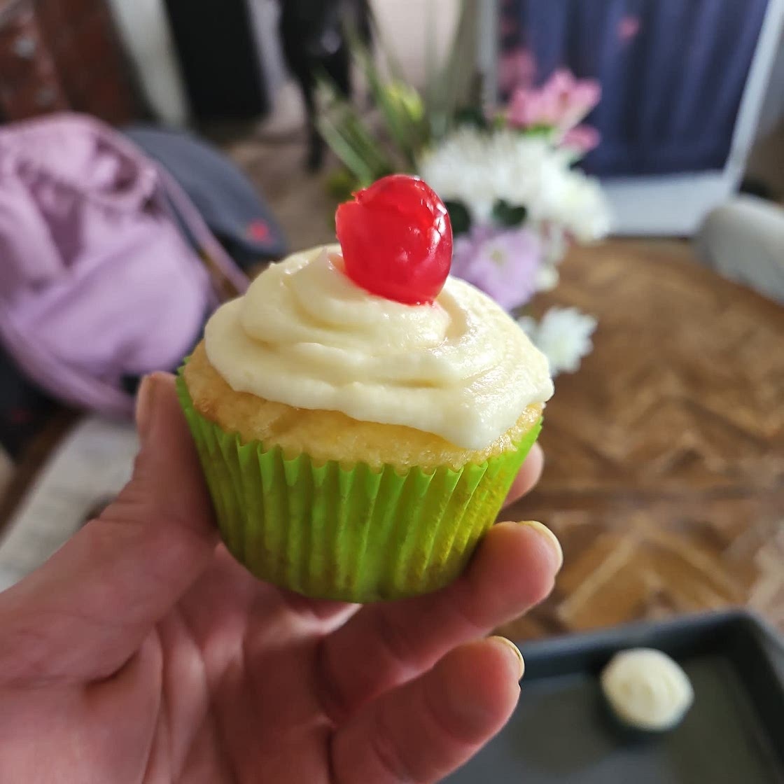 Pineapple Cream Cupcakes
