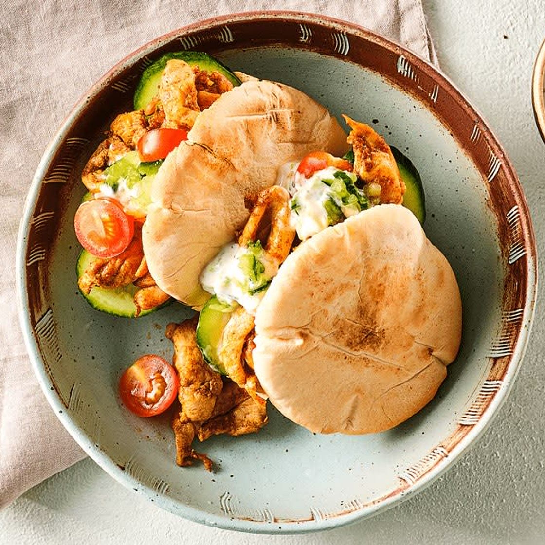 Pita kip kebab met tzatziki