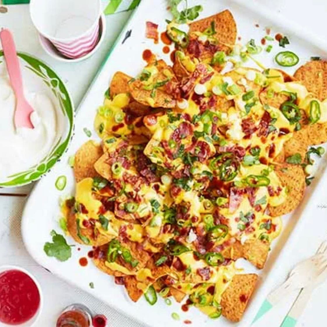 Bacon nachos with cheese sauce