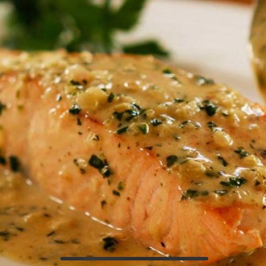 Perfect Pan Seared Salmon with Lemon Butter Cream Sauce