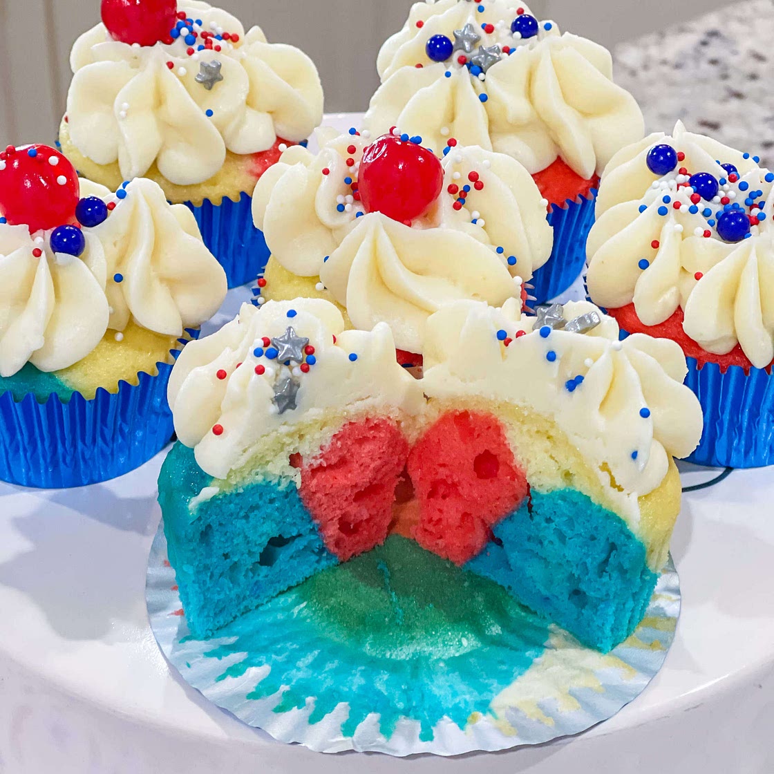 Red white and blue cupcakes 