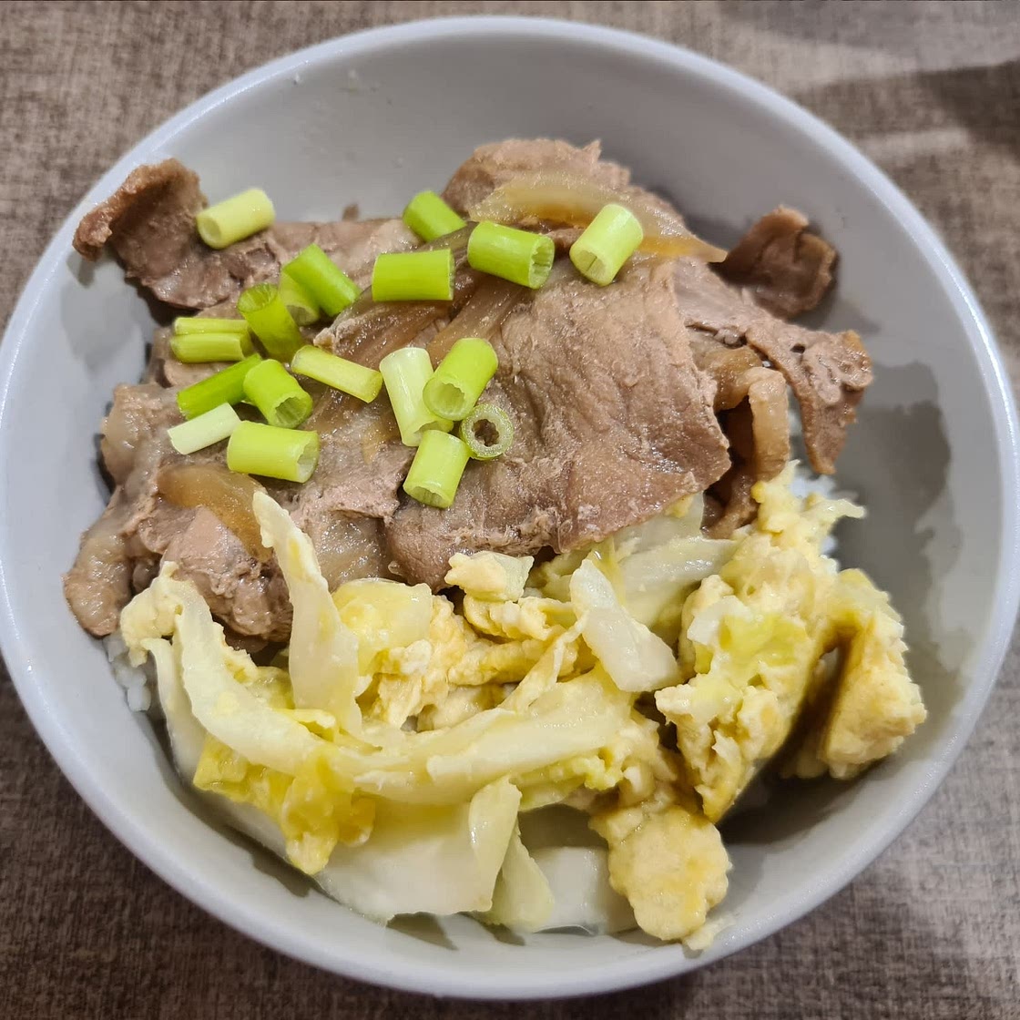 Gyudon (Japanese Beef Rice Bowl)