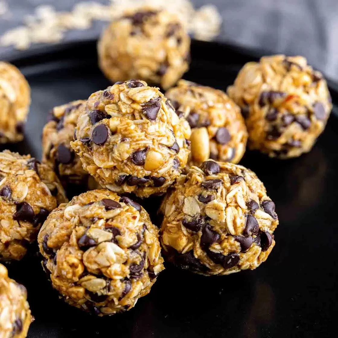 Oatmeal Raisin/Chocolate Chip Energy Balls