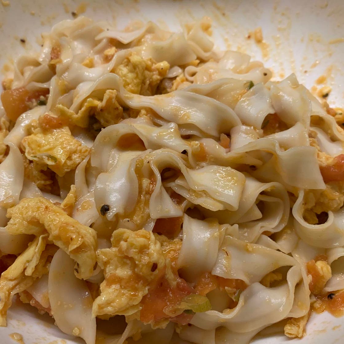 Tomatoes and eggs noodles