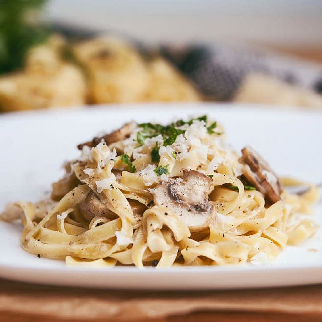 Pâtes à la crème et aux champignons