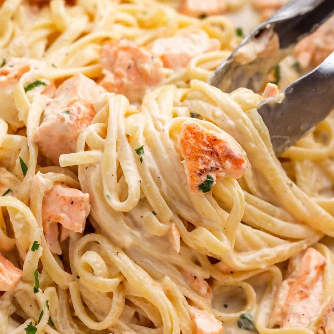 Salmon pasta