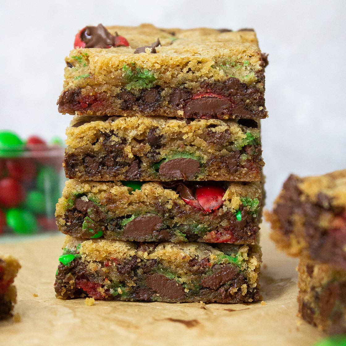 M&M Christmas Cookie Bars