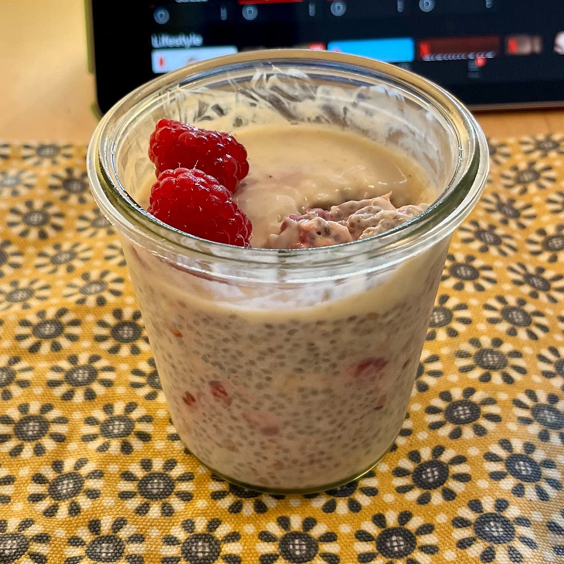 White chocolate raspberry overnight oats