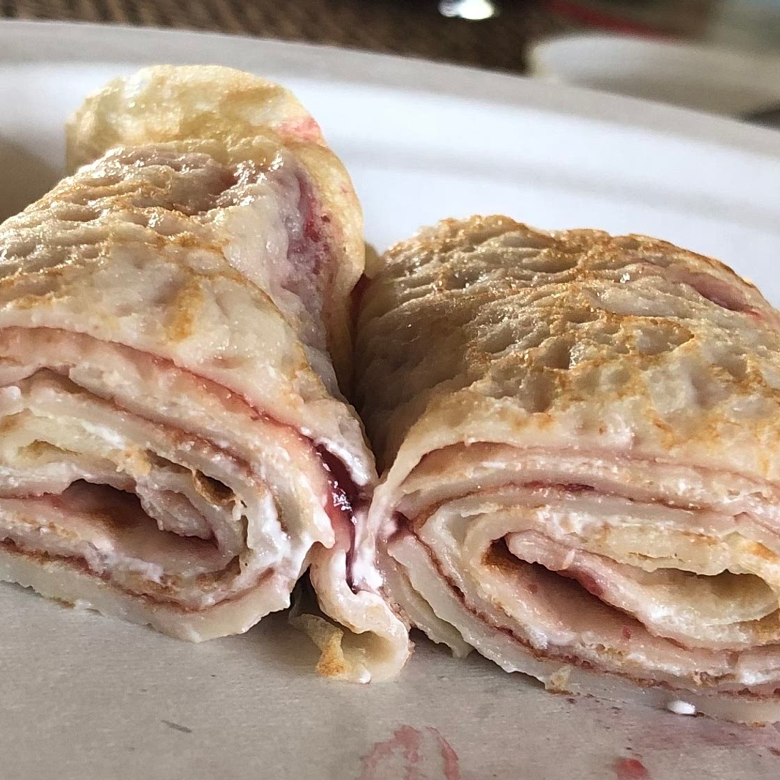 Raspberry and sour cream crepe bites 