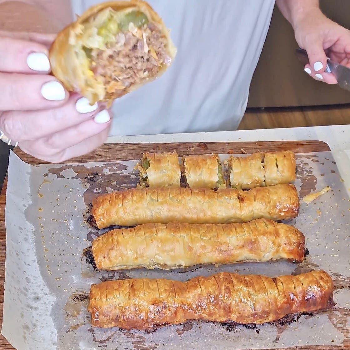 Cheeseburger Sausage Rolls 