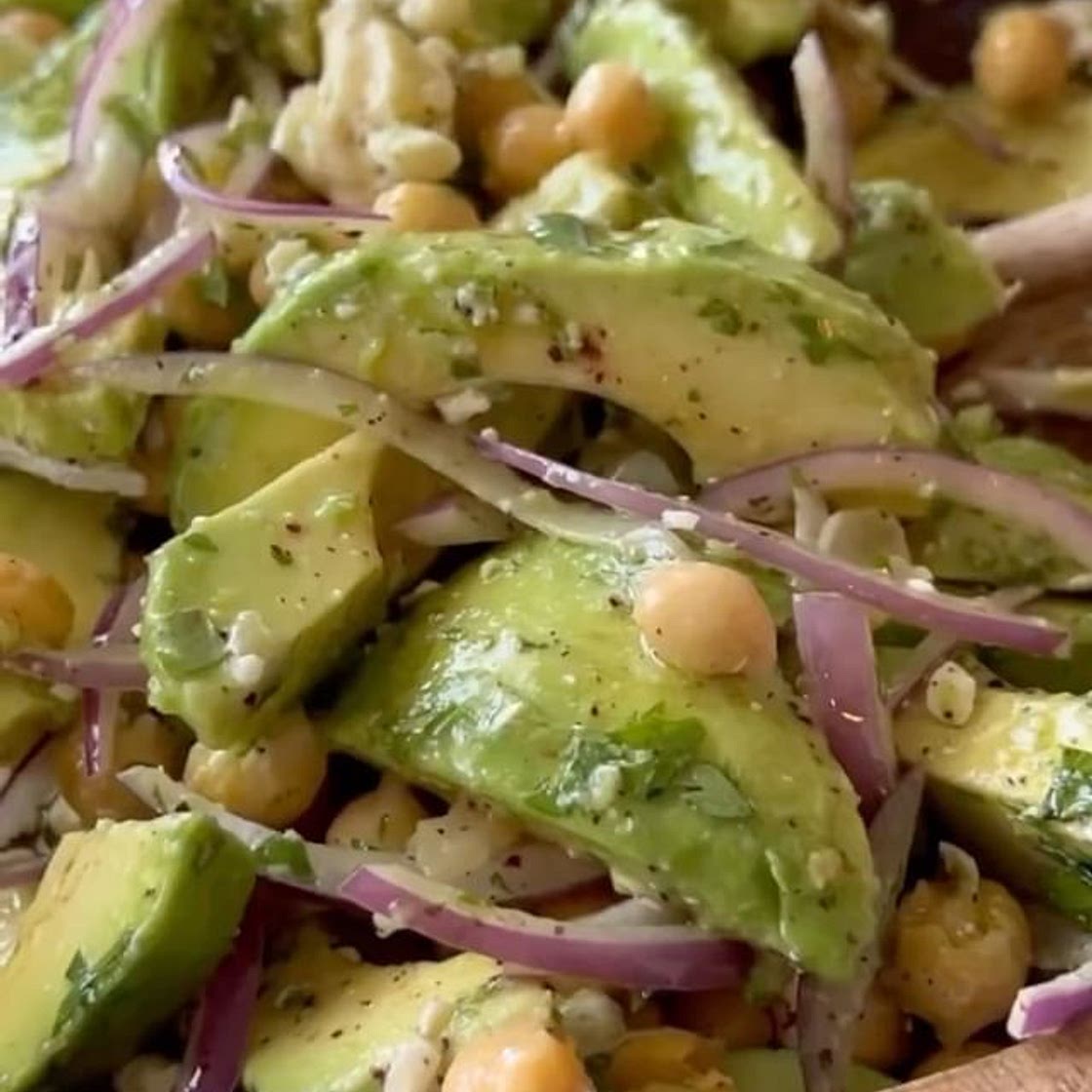 avocado chickpea salad