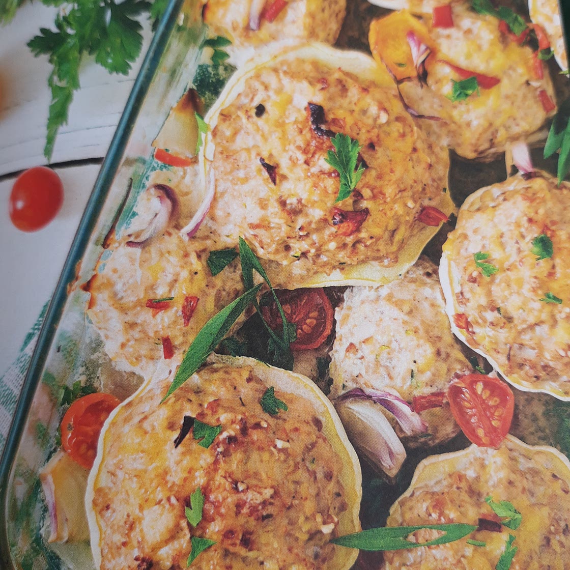 Gevulde bolcourgette met tonijn en gele paprika