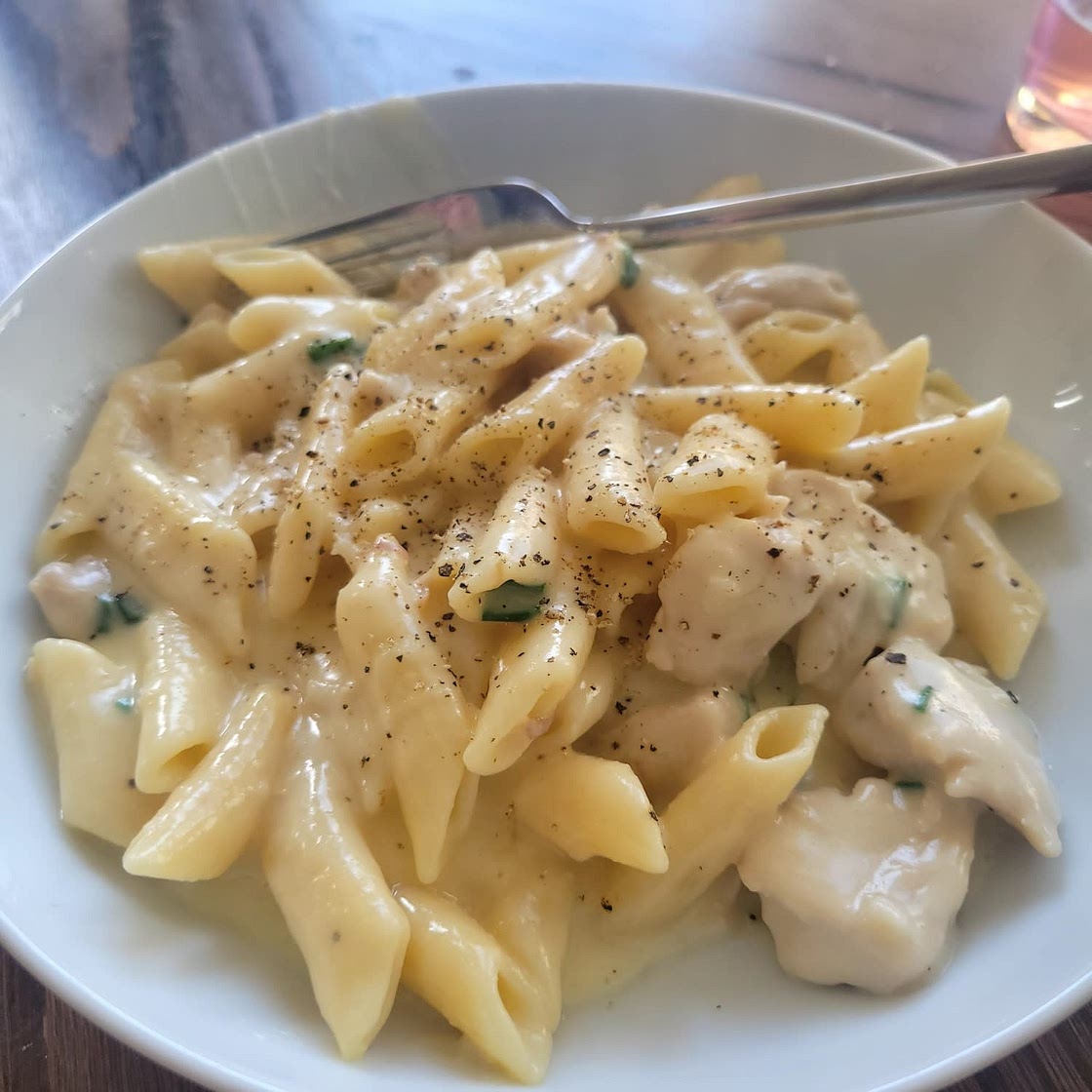 Instant Pot Garlic Parmesan Chicken and Pasta